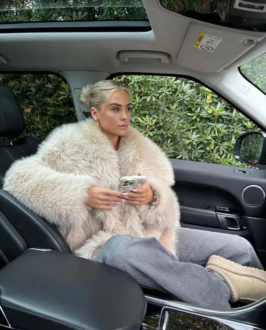 Ocelai - Veste en Fourrure Synthétique Blanche Florale